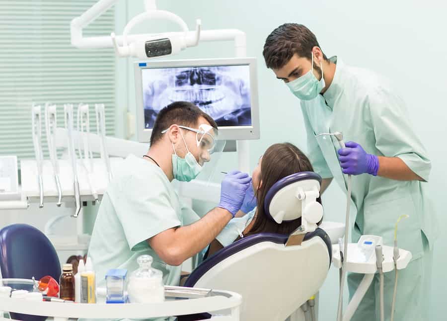 5 misconceptions about being a dental assistant min